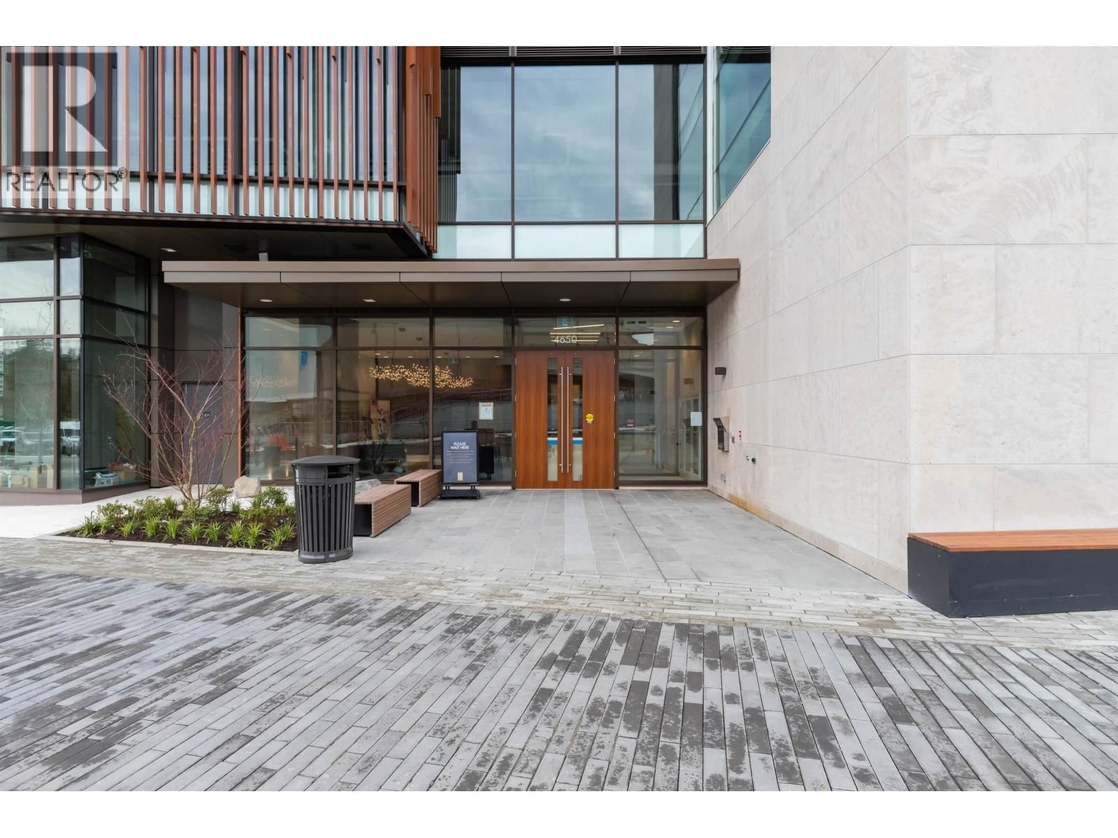 4650 BRENTWOOD Boulevard, Burnaby, British Columbia V5C 0M3