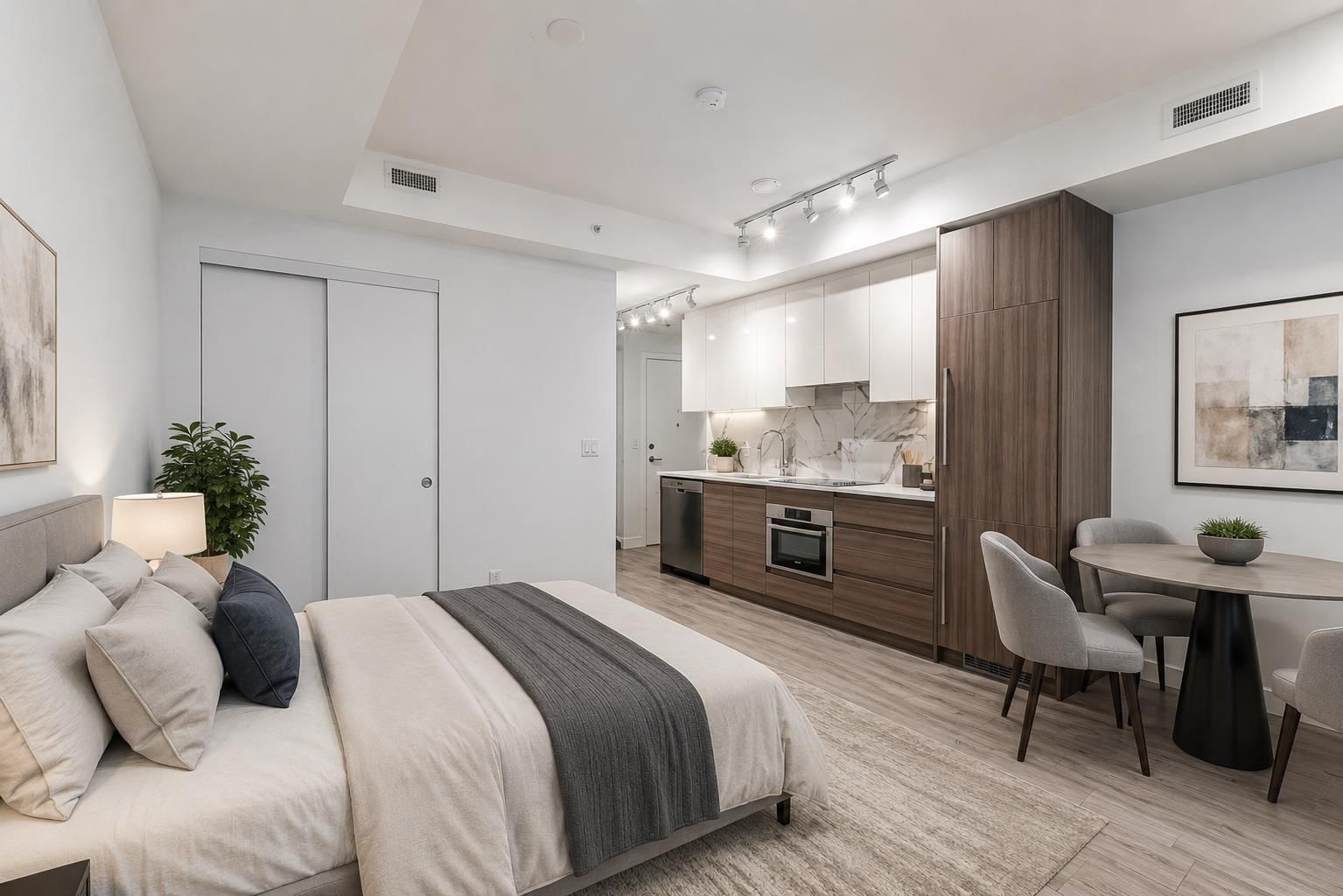 10626 CITY Parkway, Surrey, British Columbia V3T 0S3