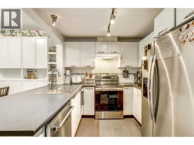 7478 BYRNEPARK Walk | Burnaby British Columbia | Slide Image Twelve