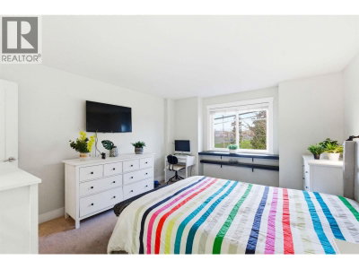 22865 TELOSKY Avenue | Maple Ridge British Columbia | Slide Image Seventeen