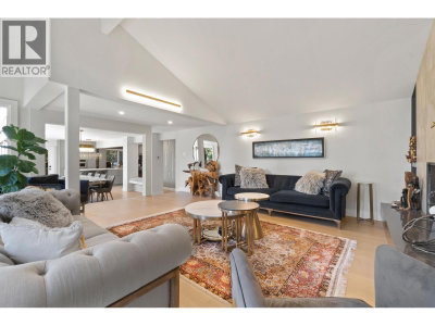 615 KINGS Road | North Vancouver British Columbia | Slide Image Thirteen