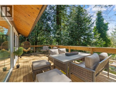 615 KINGS Road | North Vancouver British Columbia | Slide Image Fifteen