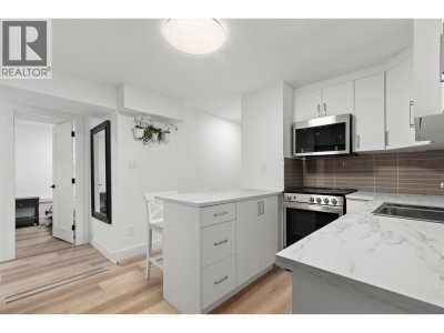 615 KINGS Road | North Vancouver British Columbia | Slide Image Twenty-six