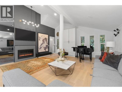 615 KINGS Road | North Vancouver British Columbia | Slide Image Eight