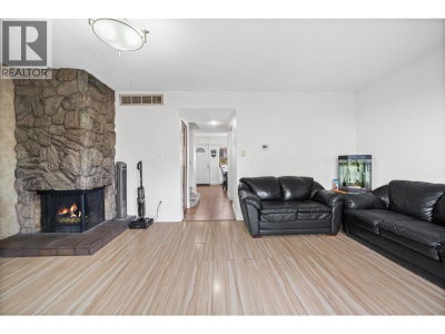 9700 GLENACRES Drive | Richmond British Columbia | Slide Image Ten