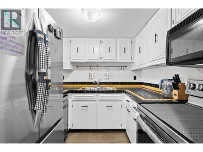 9700 GLENACRES Drive | Richmond British Columbia | Slide Image Six
