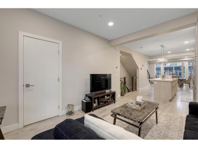 8413 MIDTOWN Way | Chilliwack British Columbia | Slide Image Eight