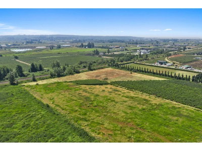 2.891AC 56 Avenue | Surrey British Columbia | Slide Image Six