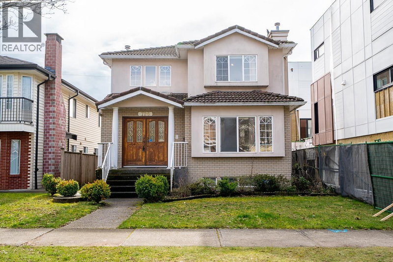 726 56TH Avenue Vancouver British Columbia, V5X 1R9 - 5 Bedrooms Home For Sale