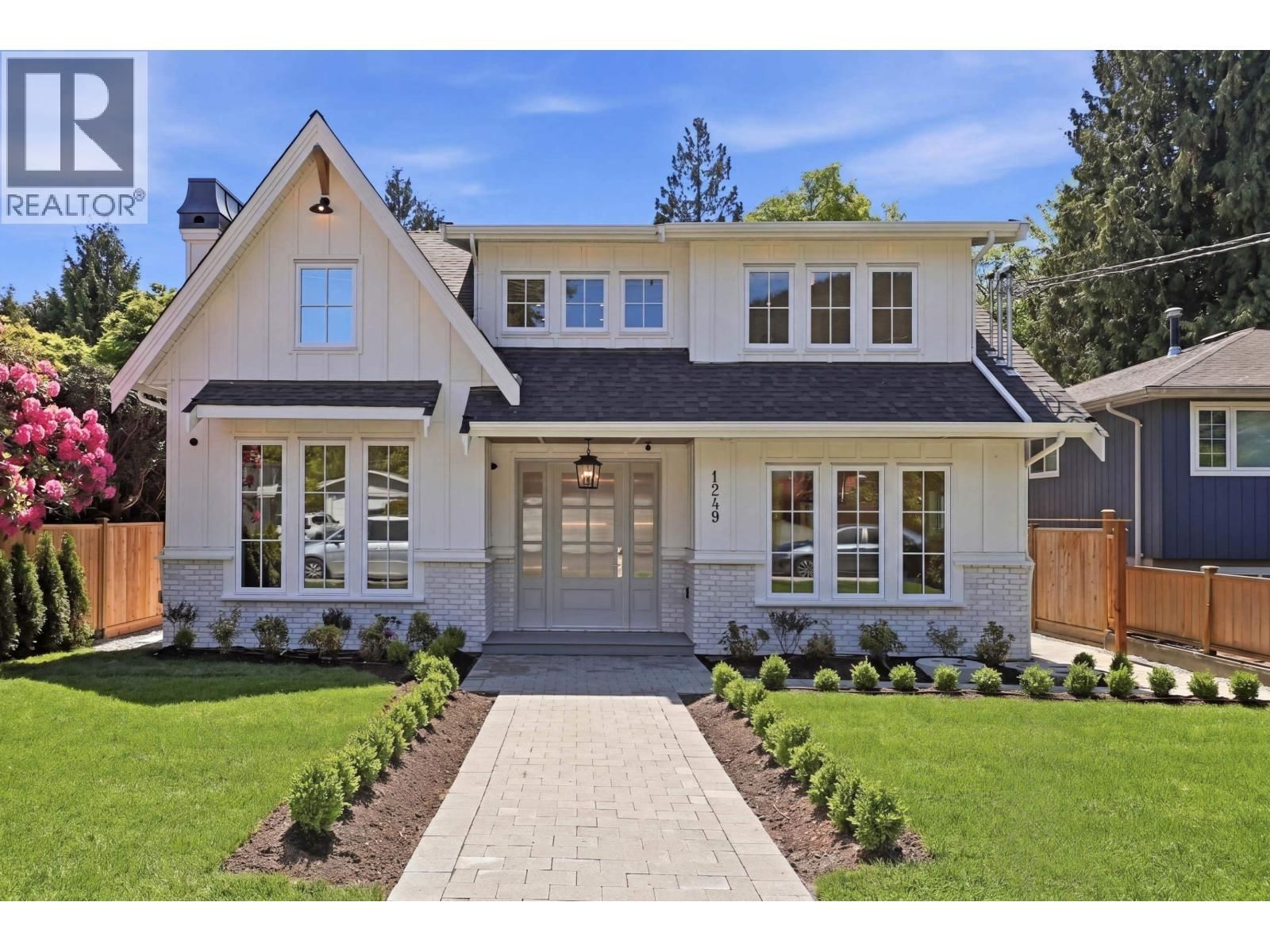 1249 FREDERICK Road, North Vancouver, British Columbia V7K 1J3