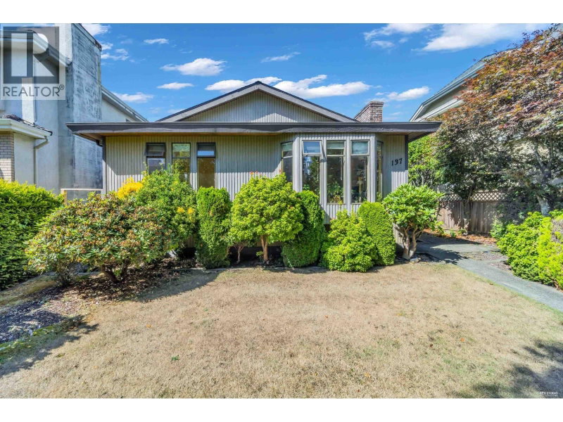 137 WOODSTOCK Avenue Vancouver British Columbia, V5Y 2R7 - 4 Bedrooms Home For Sale