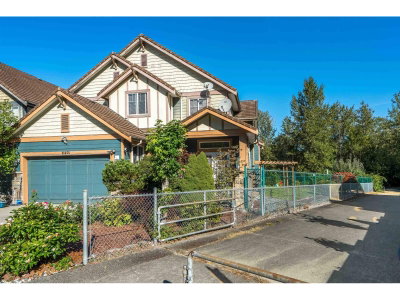11455 154A Street | Surrey British Columbia | Slide Image Three