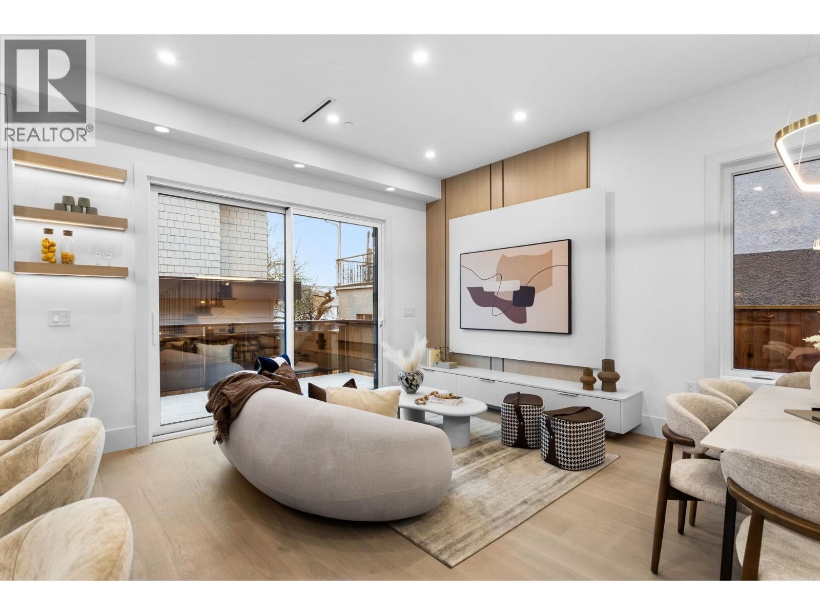 3275 GRAVELEY Street, Vancouver, British Columbia V5K 3K8
