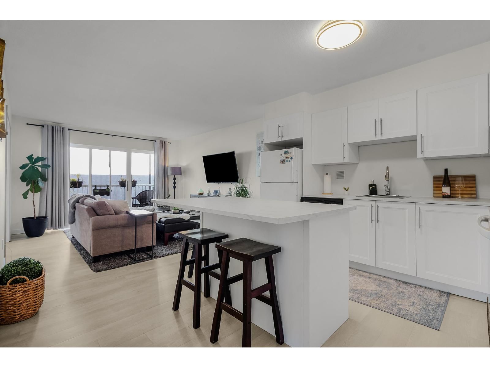 45669 MCINTOSH Drive, Chilliwack, British Columbia V2P 6V4