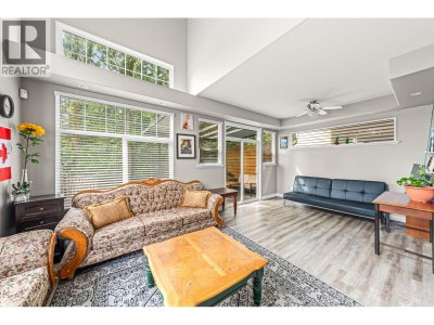 11495 COTTONWOOD Drive | Maple Ridge British Columbia | Slide Image Five