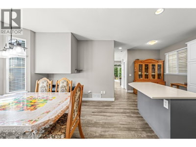 11495 COTTONWOOD Drive | Maple Ridge British Columbia | Slide Image Eight