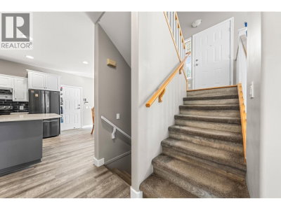 11495 COTTONWOOD Drive | Maple Ridge British Columbia | Slide Image Nine