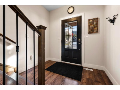 44405 MCLAREN Drive | Chilliwack British Columbia | Slide Image Three