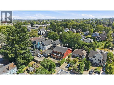 53 12TH Avenue | Vancouver British Columbia | Slide Image Two