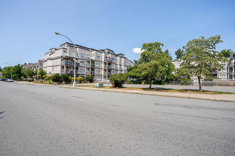14355 103 Avenue Surrey British Columbia, V3T 5V5 - 2 Bedrooms Condo For Sale