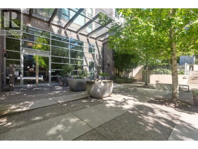 7368 GOLLNER Avenue | Richmond British Columbia | Slide Image Three