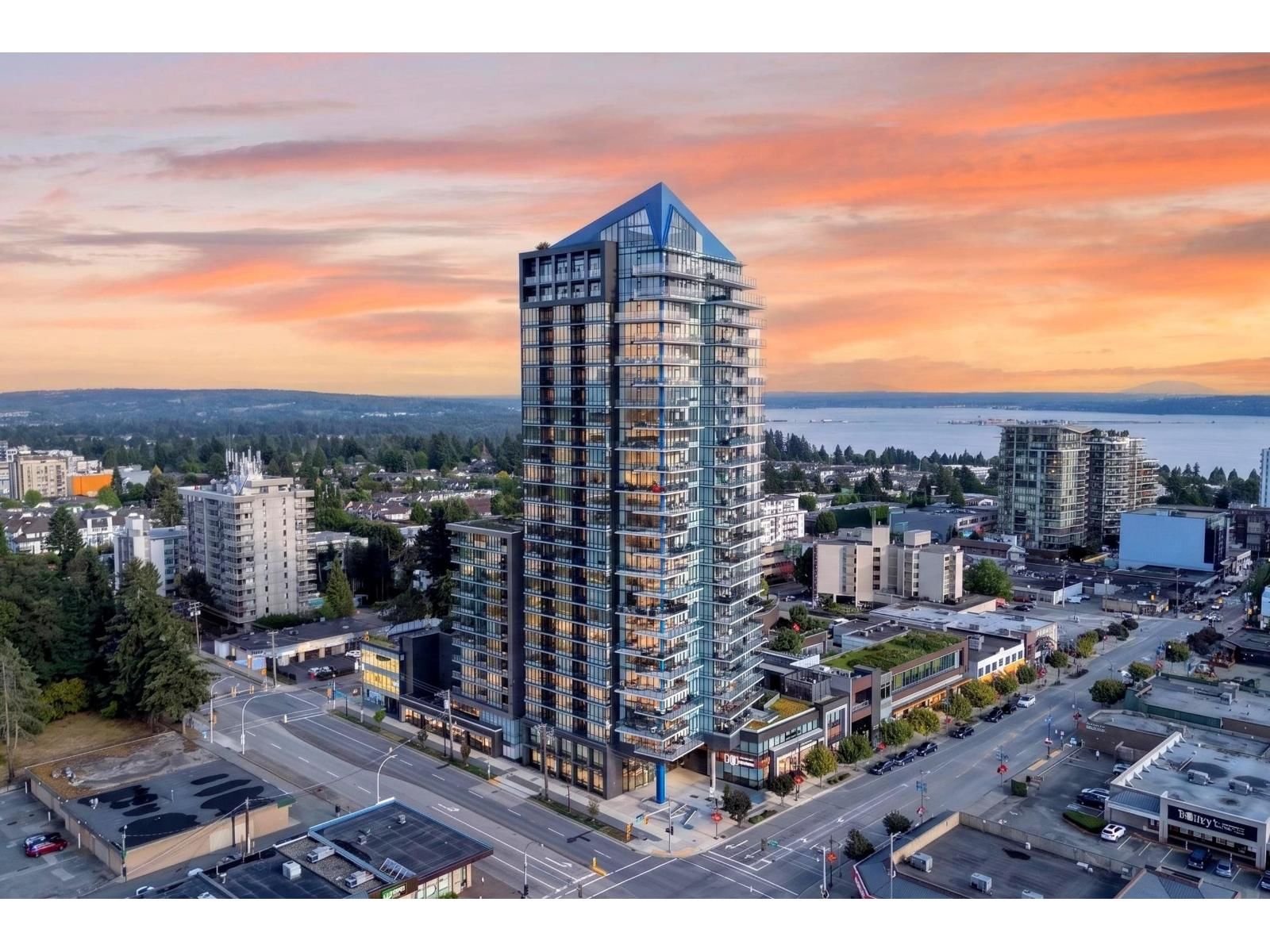 1588 JOHNSTON Road, White Rock, British Columbia V4B 0C5