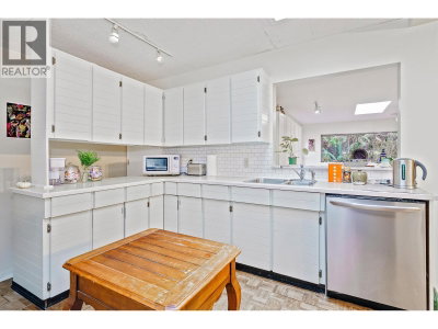 2133 HOPE Street | Port Moody British Columbia | Slide Image Twelve
