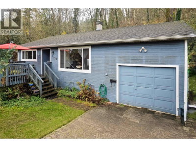 2133 HOPE Street | Port Moody British Columbia | Slide Image Three
