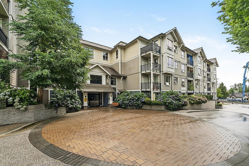 13897 FRASER Highway Surrey British Columbia, V3T 0G8 - 2 Bedrooms Condo For Sale