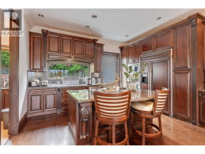 7282 RIDGE Drive | Burnaby British Columbia | Slide Image Eight