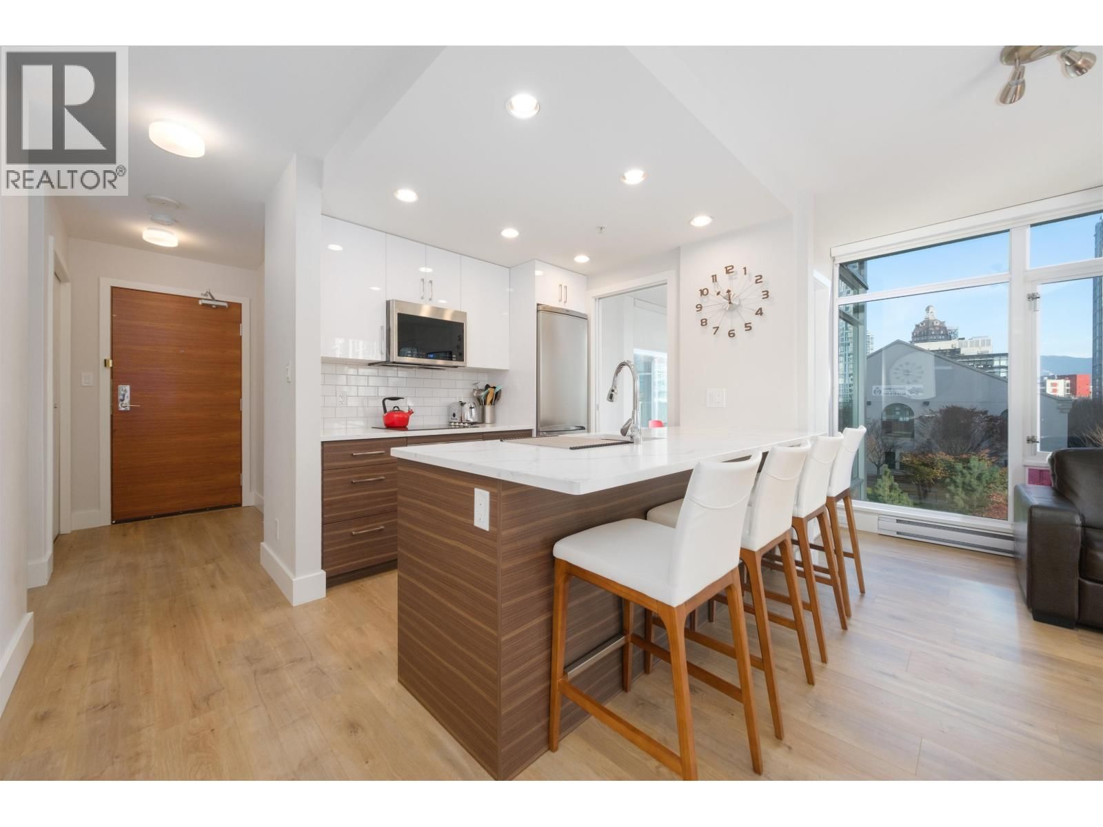 161 GEORGIA Street, Vancouver, British Columbia V6B 0K9