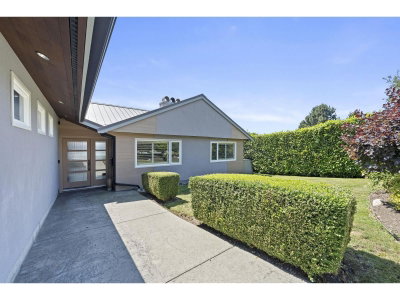 14380 SUNSET Drive | White Rock British Columbia | Slide Image Three