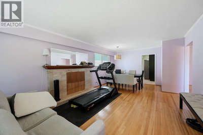 2763 ROSEMONT Drive | Vancouver British Columbia | Slide Image Six