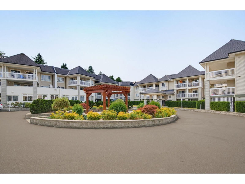 22020 49 Avenue Langley British Columbia, V3A 3R9 - 2 Bedrooms Condo For Sale