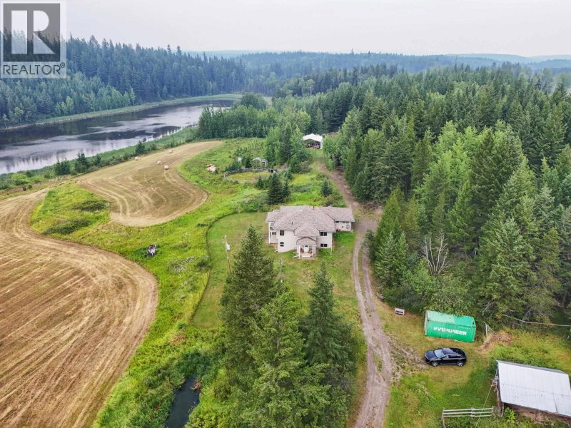 798 RUTTAN Road Quesnel British Columbia, V2J 6K2 - 4 Bedrooms Waterfront Home For sale