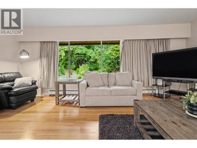 4321 KEITH Road | West Vancouver British Columbia | Slide Image Five