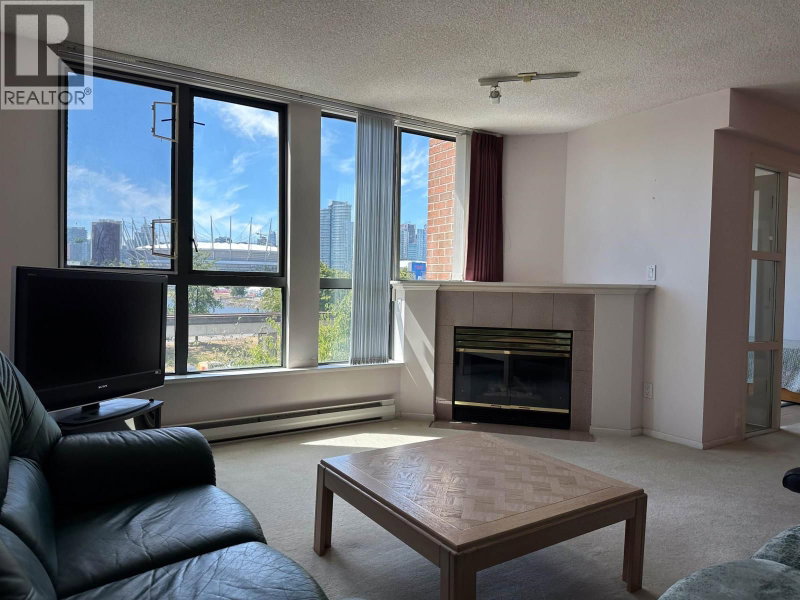 1128 QUEBEC Street Vancouver British Columbia, V6A 4E1 - 2 Bedrooms Condo For Sale