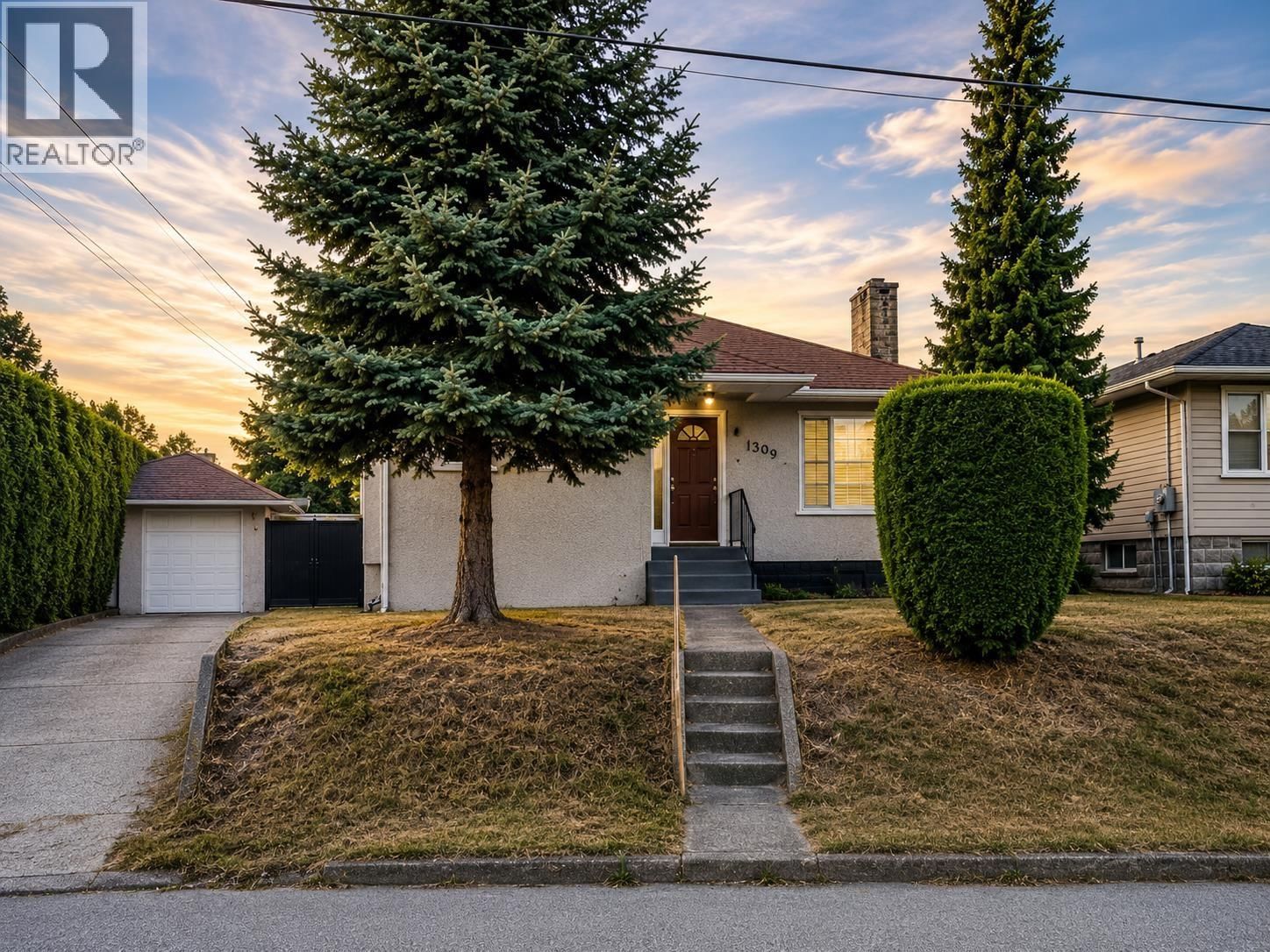 1309 EDINBURGH Street, New Westminster, British Columbia V3M 2W1