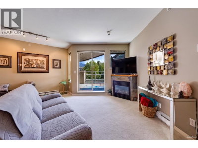 560 RAVEN WOODS Drive | North Vancouver British Columbia | Slide Image Eight