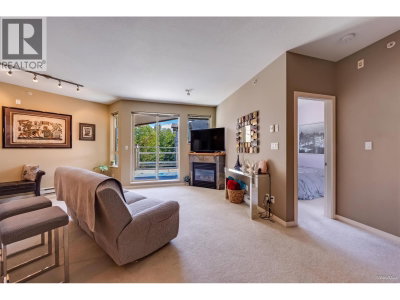 560 RAVEN WOODS Drive | North Vancouver British Columbia | Slide Image Nine