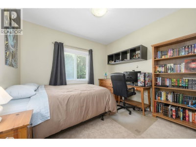 825 ROBINSON Street | Coquitlam British Columbia | Slide Image Nineteen
