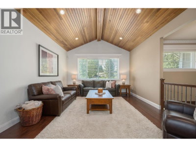 825 ROBINSON Street | Coquitlam British Columbia | Slide Image Two