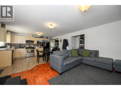 825 ROBINSON Street | Coquitlam British Columbia | Slide Image Thirty