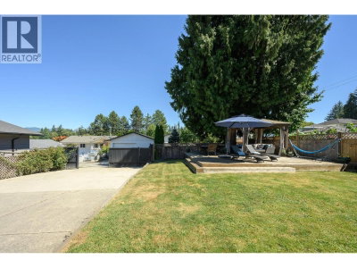 825 ROBINSON Street | Coquitlam British Columbia | Slide Image Thirty-seven