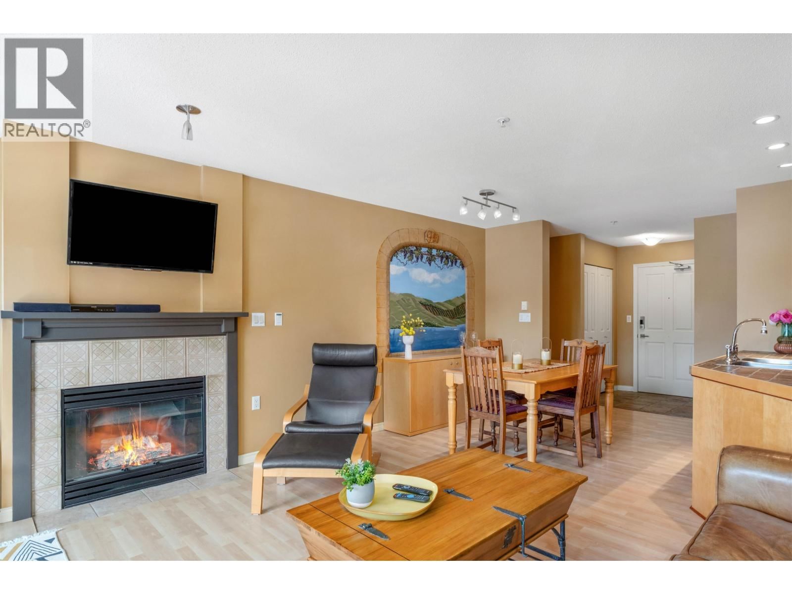 209 8080 NICKLAUS NORTH Boulevard property photo