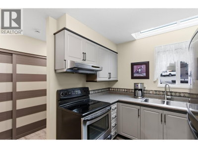 2736 ATLIN Place | Coquitlam British Columbia | Slide Image Eight