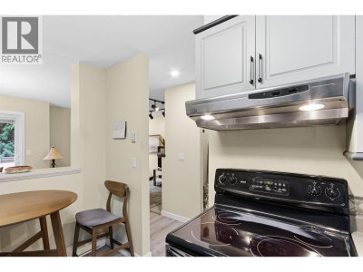 2736 ATLIN Place | Coquitlam British Columbia | Slide Image Nine