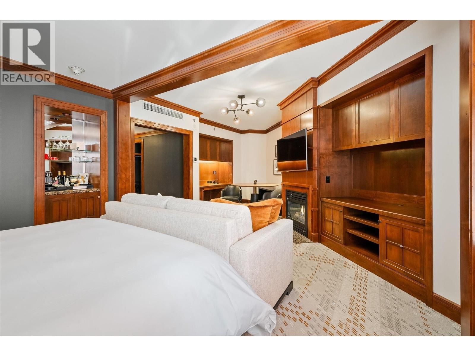 518 4591 BLACKCOMB Way property photo