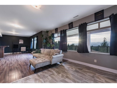 51075 FALLS Court | Chilliwack British Columbia | Slide Image Thirty-two