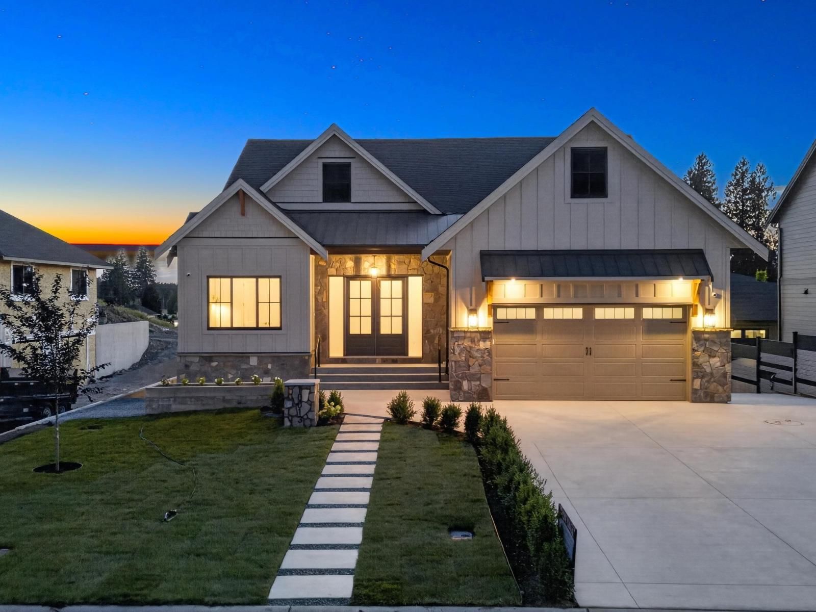 10013 TRILLIUM Way, Chilliwack, British Columbia V0X 1X1